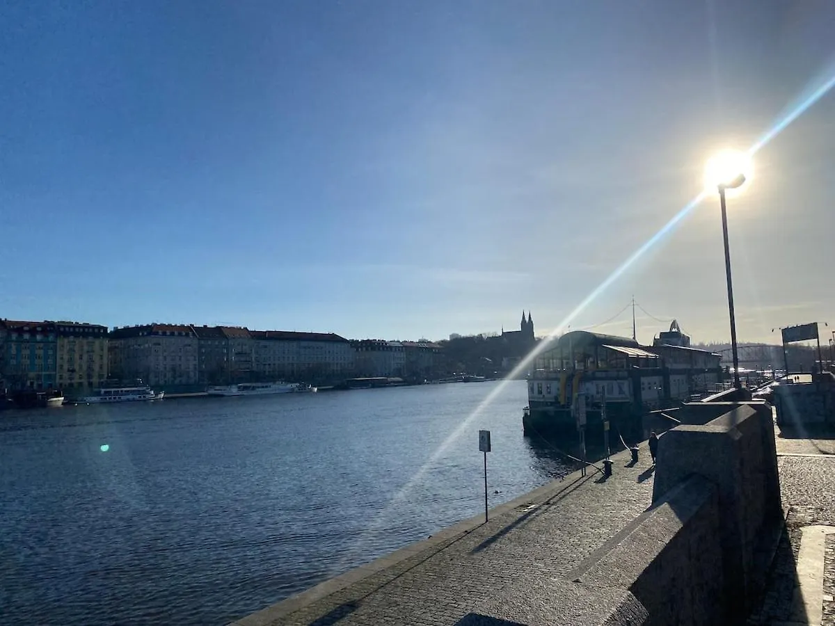 Apartment The Riverbank Flat - Perfect For Family Prague