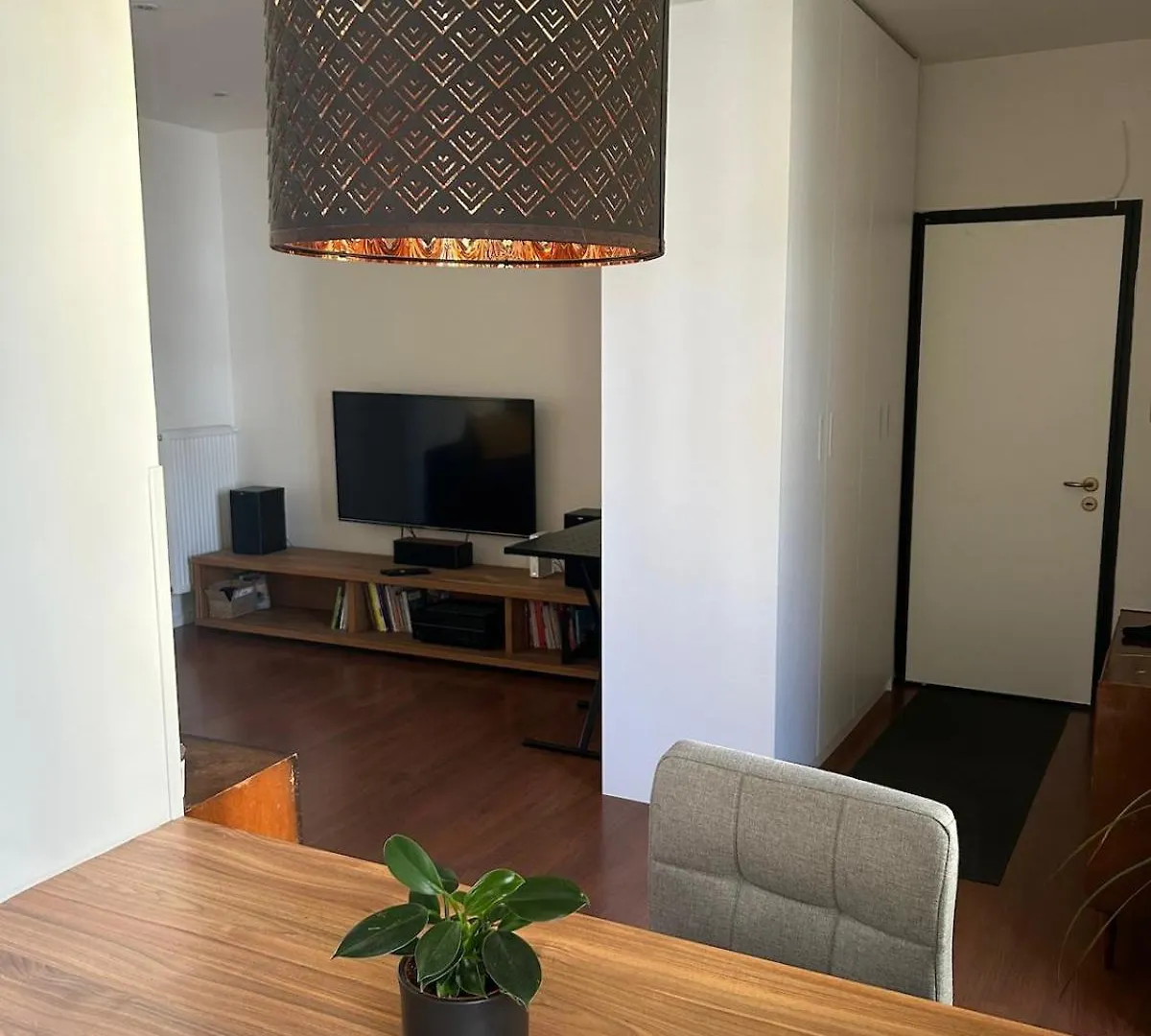 The Riverbank Flat - Perfect For Family Prague Apartment