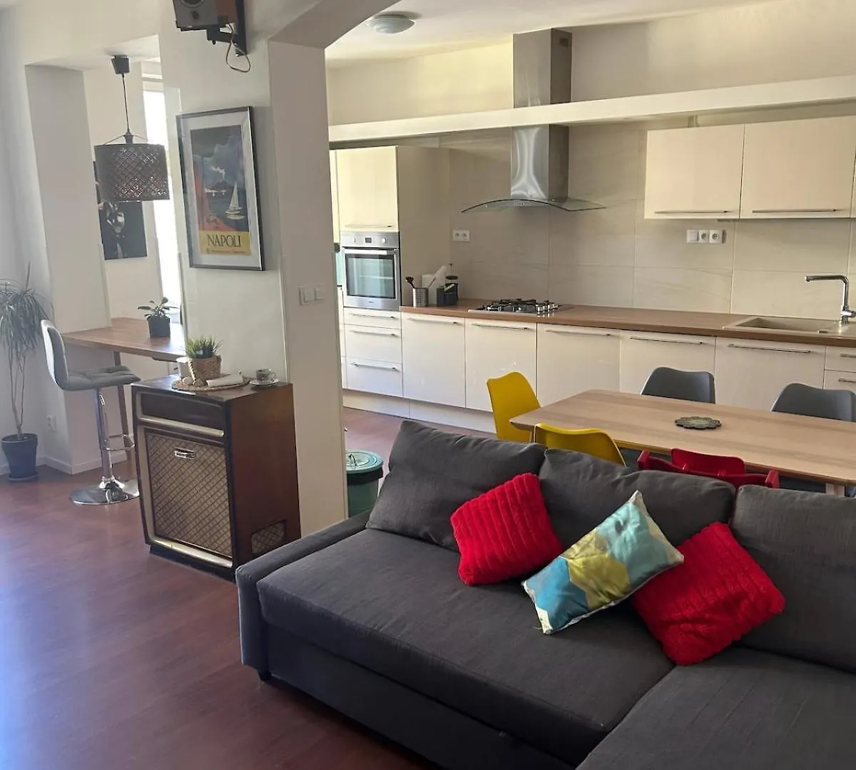 The Riverbank Flat - Perfect For Family Prague