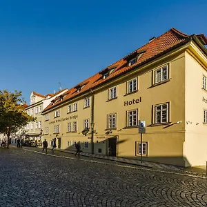 Hotell Archibald At The Charles Bridge, Prag