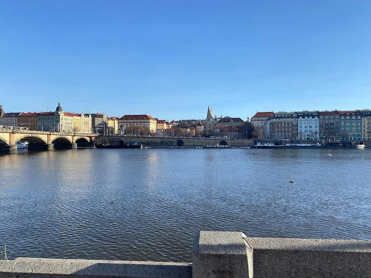 The Riverbank Flat - Perfect For Family Praga 0*,  Repubblica Ceca